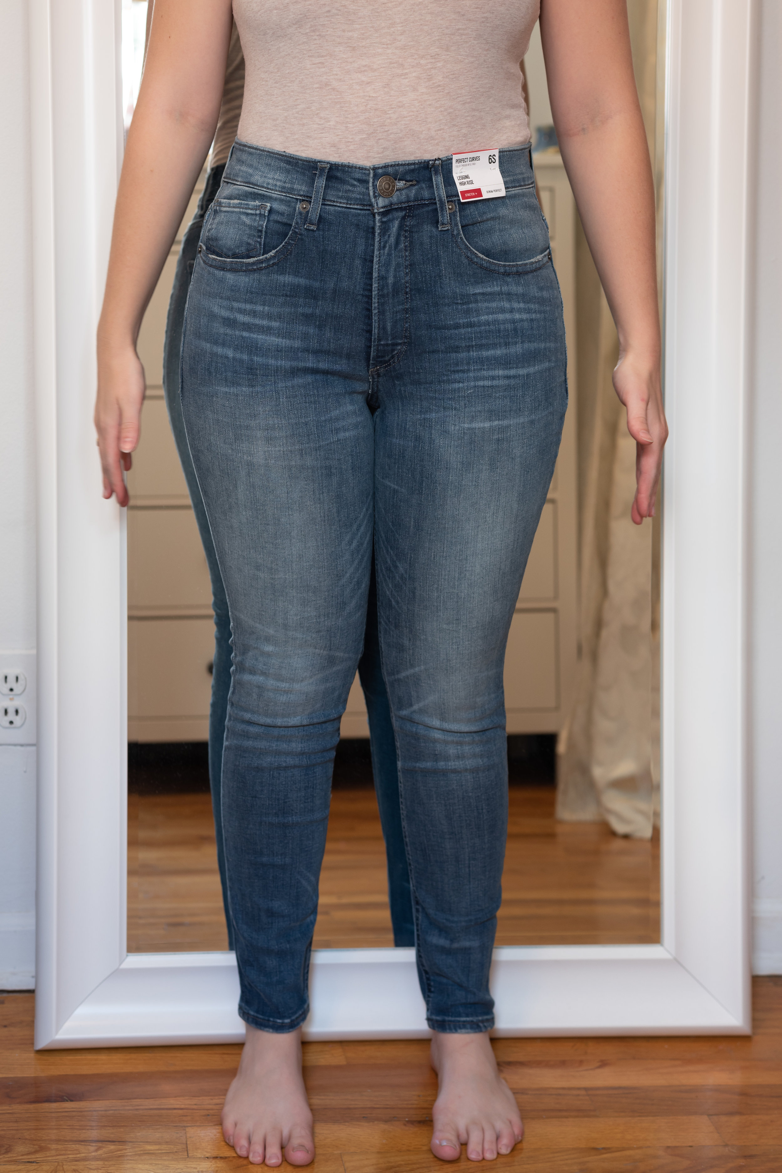 high waisted jeans for curvy body
