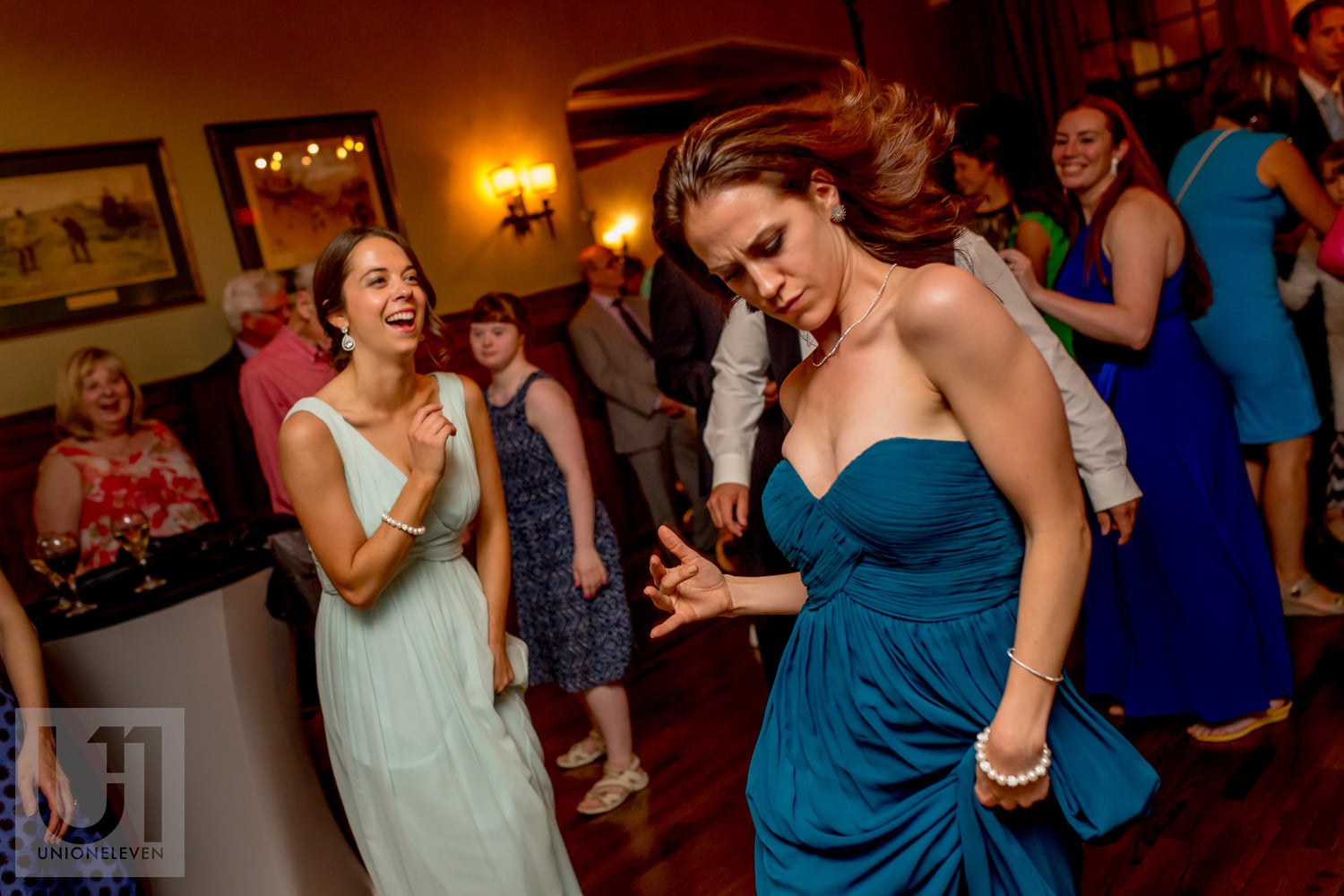 bridesmaids dancing at wedding reception at the Royal Ottawa Golf Club in Gatineau