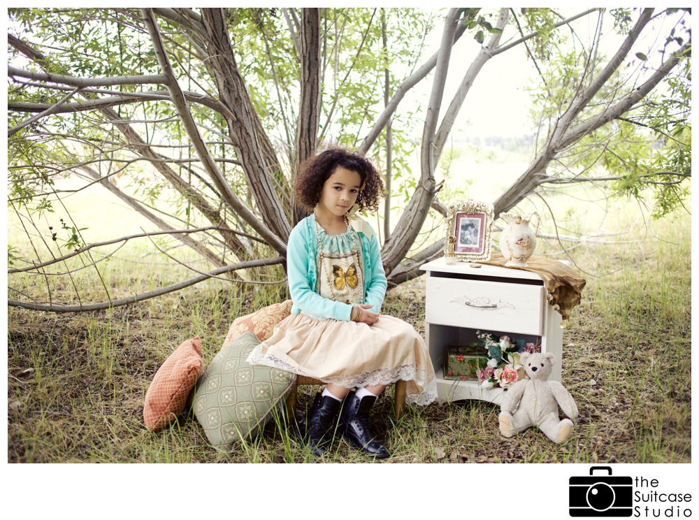 Vintage Spring Childs Portrait Session with The Suitcase Studio_0005