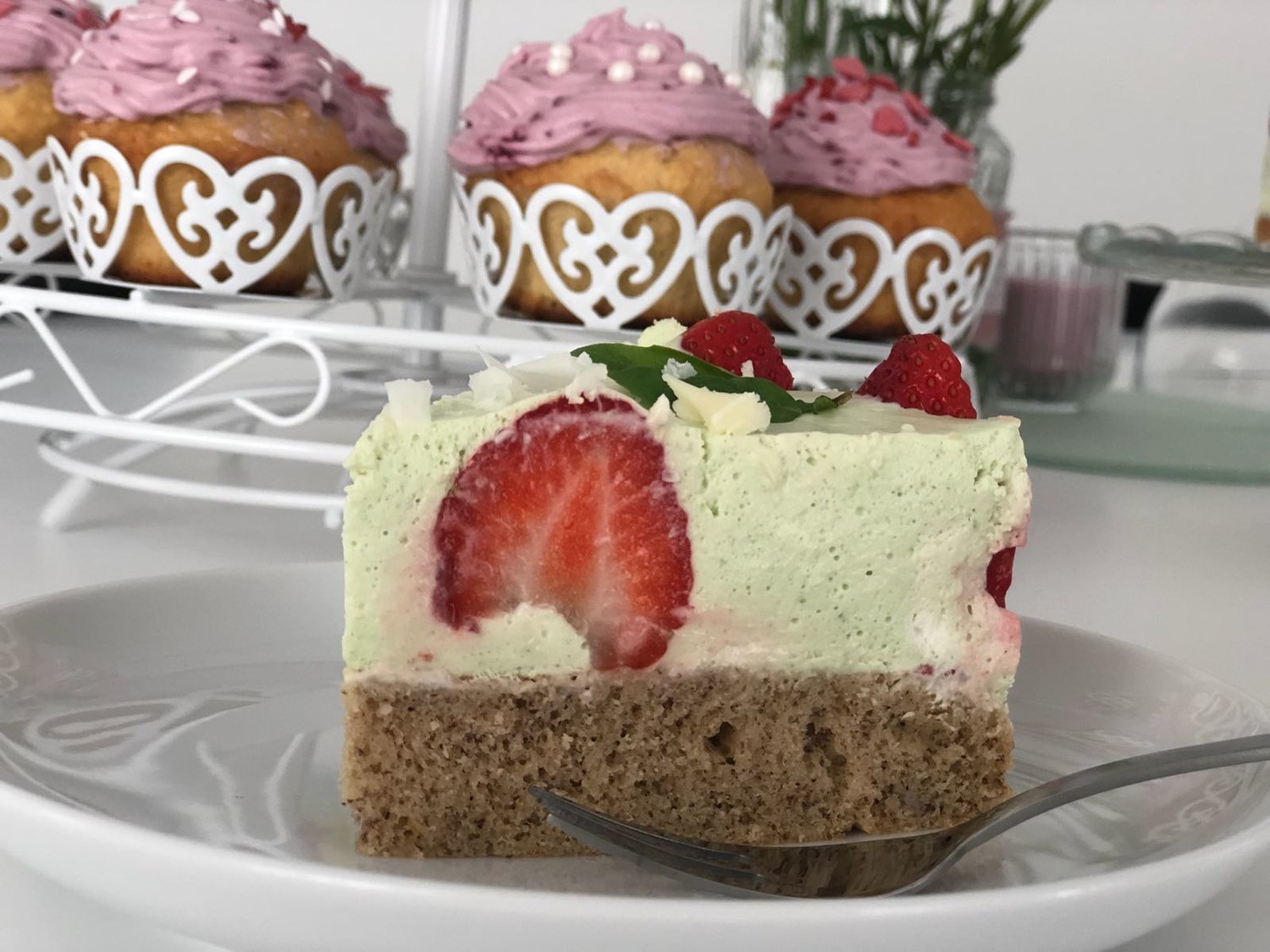 Erdbeer-Basilikum-Torte - QimiQ