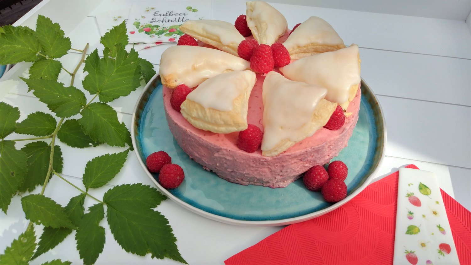 Himbeer-Vanille-Cremeschnitten-Torte - QimiQ
