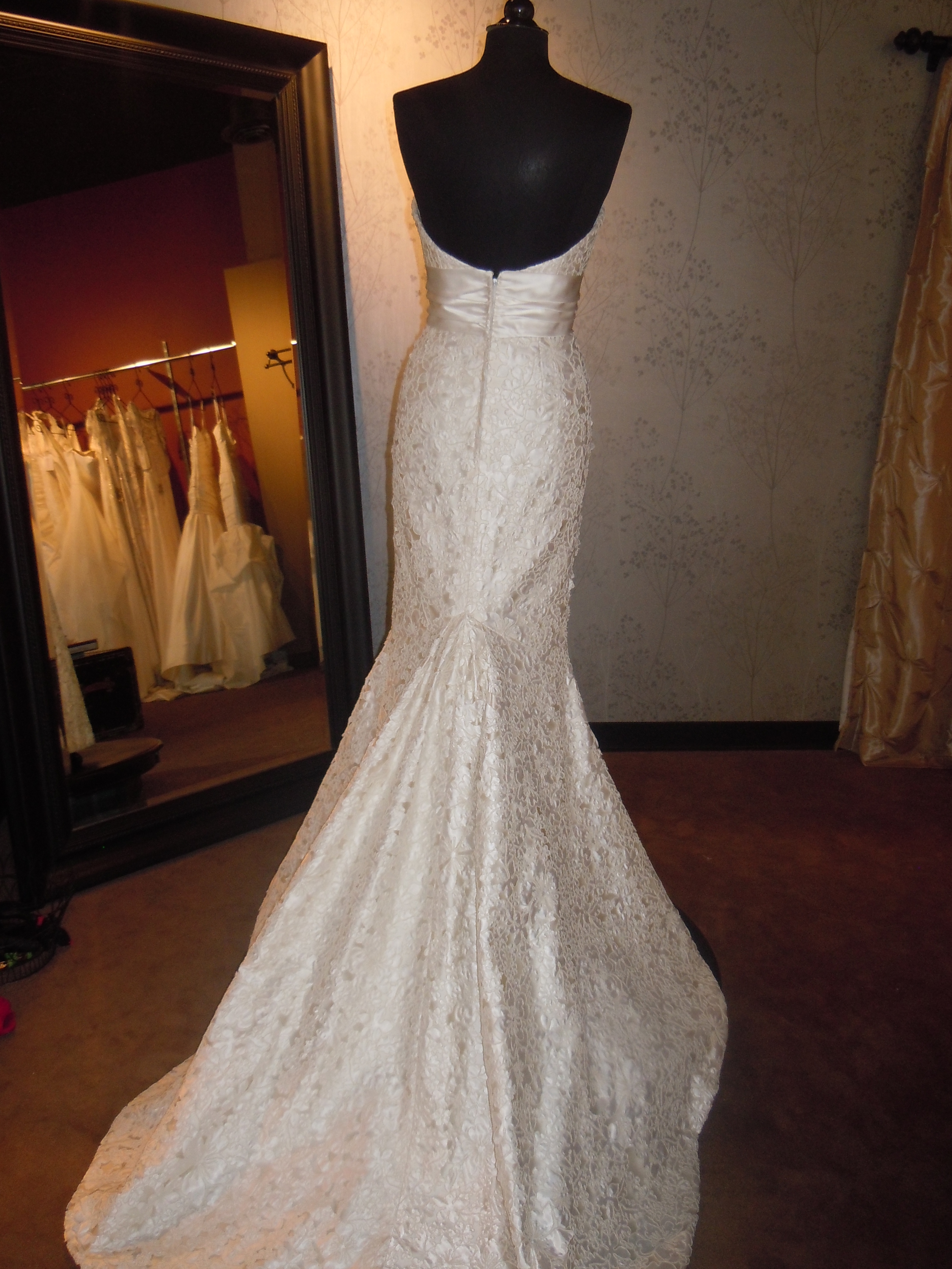 Elizabeth Fillmore Amelia bridal gown