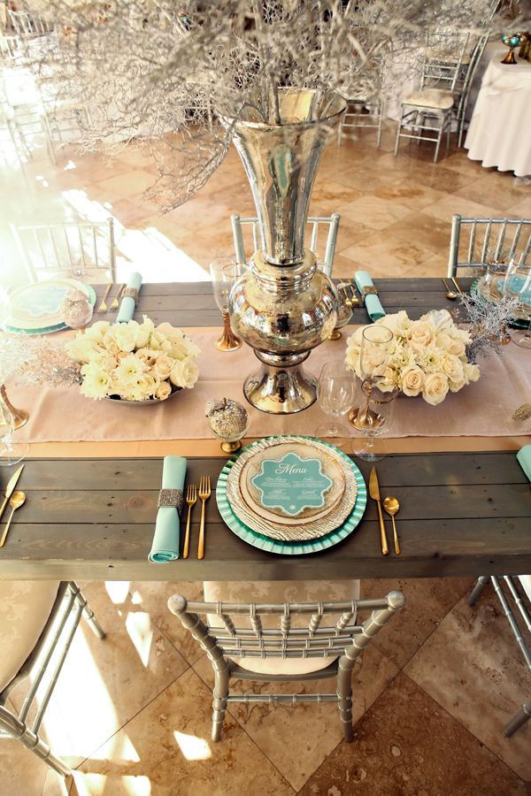 Love this color combination for the tablescape