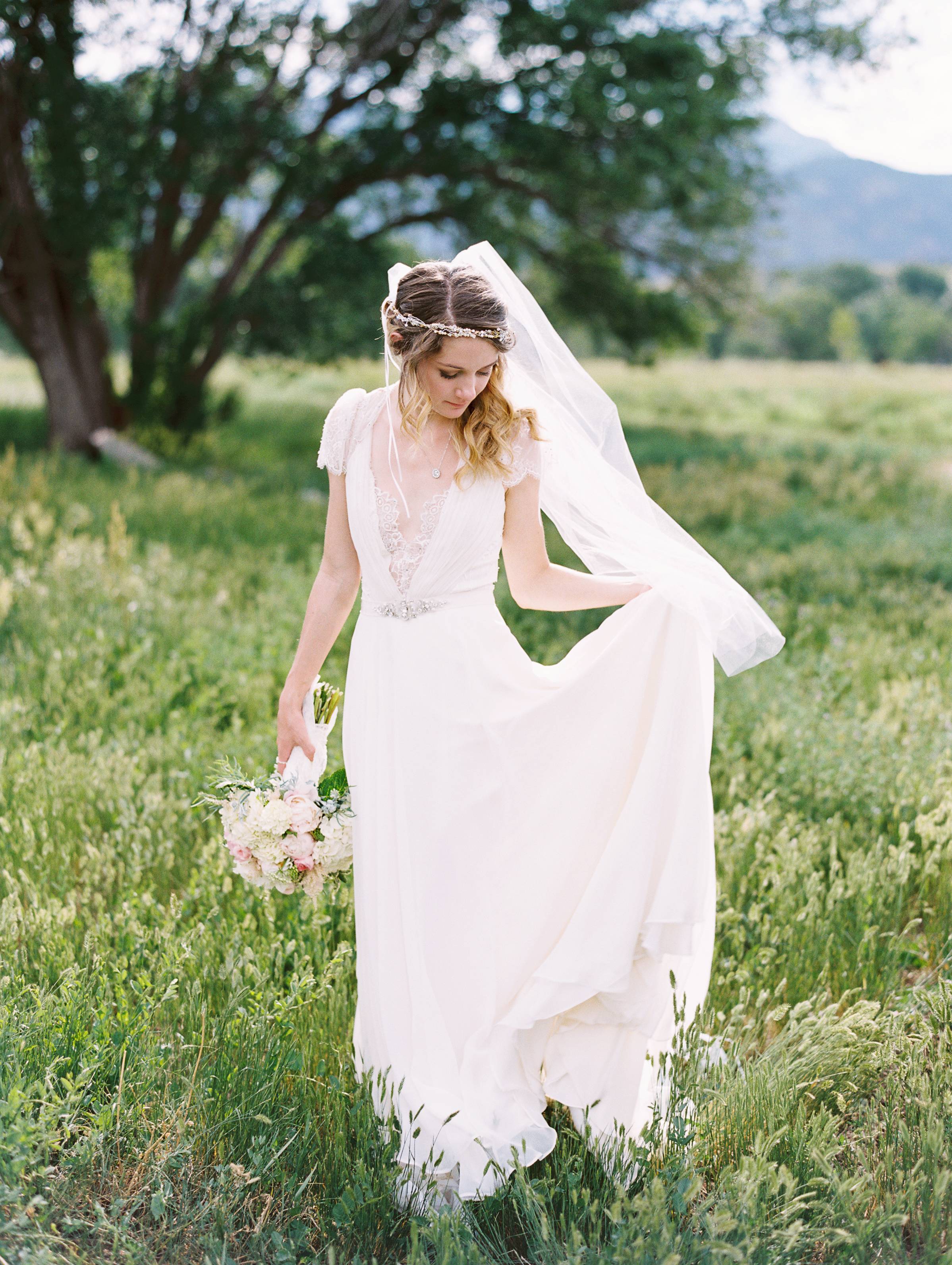 Lwd Bride Annie S Rustic Garden Wedding Little White Dress