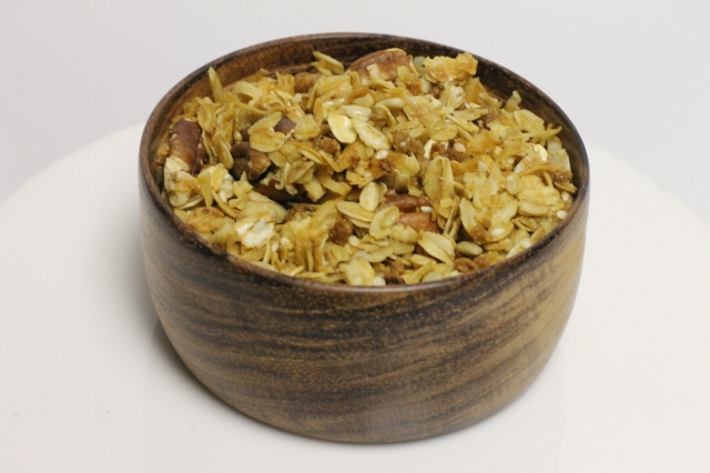Homemade-Granola-bowl