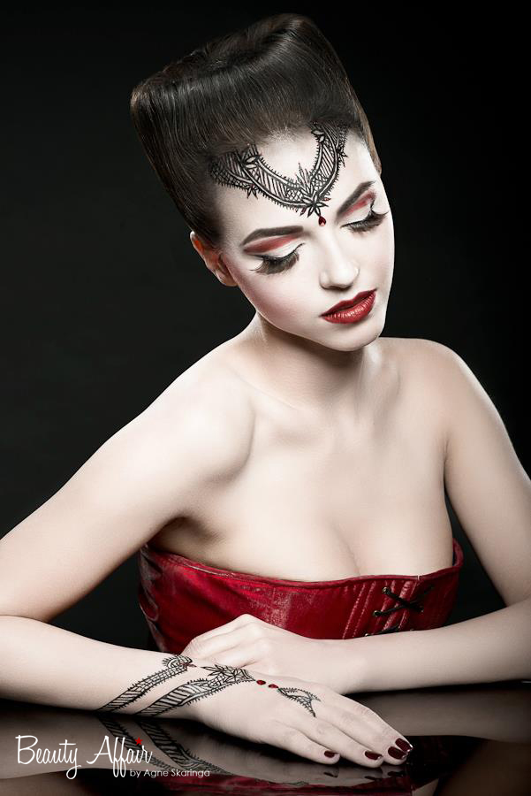 Halloween fashion beautiful sexy makeup by Agne Skaringa Beauty Photographer Tomas Skaringastuninin beauty - Wicked 2