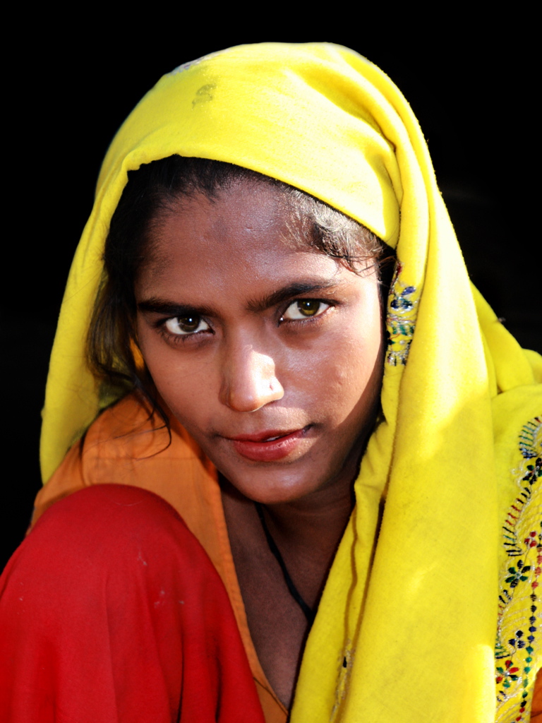 india woman red yellow.jpg - india%2Bwoman%2Bred%2Byellow