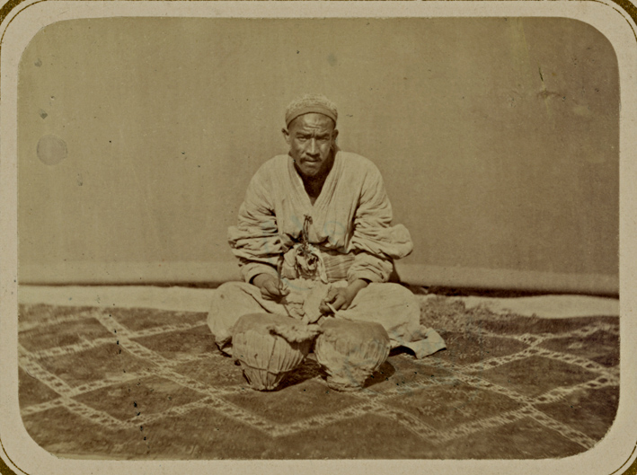 Musician, seated on Uzbek Julkhirs Samarqand The Turkestan Album 1871 - 1872 Library of Congress Photographer Unknown 1