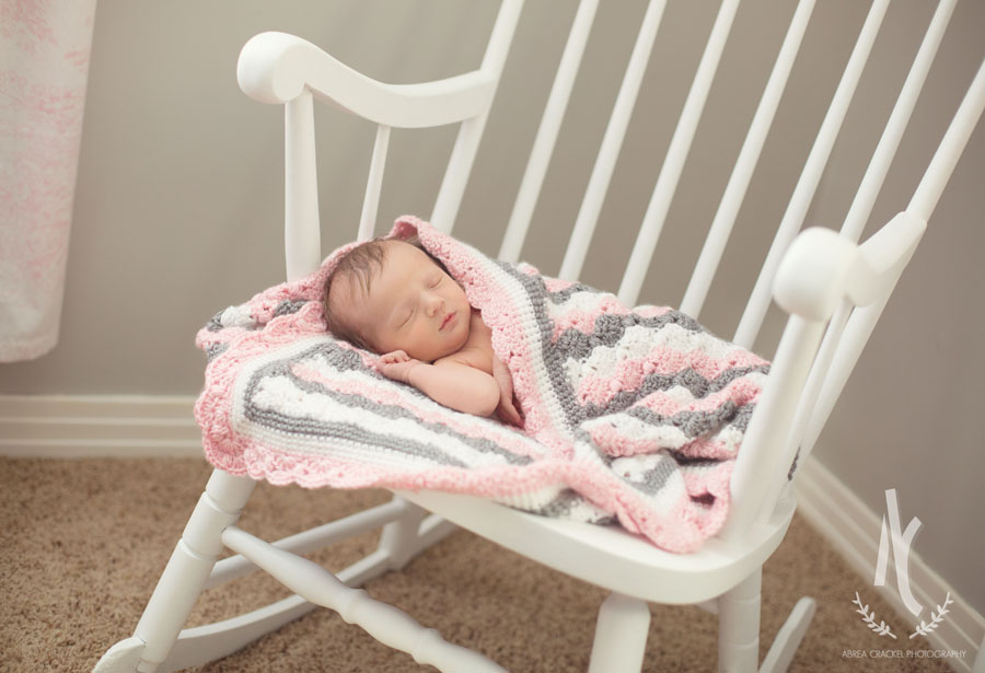 Megan, our talented sister-in-law, made this blanket just for baby Blakely and it was perfect for this picture. :)
