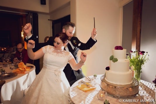 bride and groom cake cutting boulders