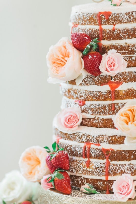 Arizona wedding cake with fruit