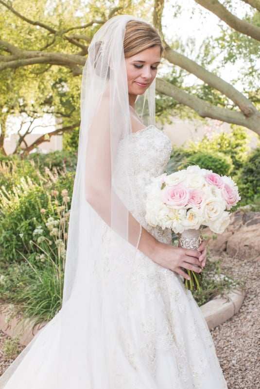Arizona bride with bouquet