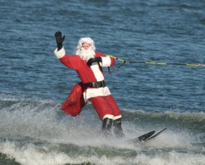 Santa waterskiing in Argentina?? Thanks to: http://dc.about.com/od/christmasevents/ss/WaterskiSanta.htm