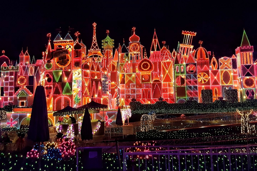 11 Best Places to See Christmas Lights This Season in ...