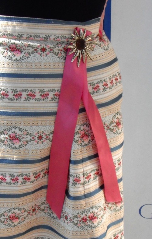 New Dress a Day - DIY - Vintage Skirt - Ribbon and Vintage Brooch - 159