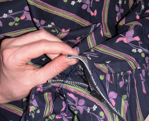 New Dress a Day - DIY - Vintage Dress - Fold Down Zipper - 103