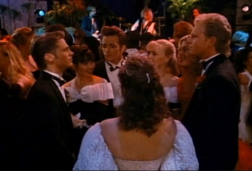  Beverly Hills, 90210 - Kelly Prom Dress
