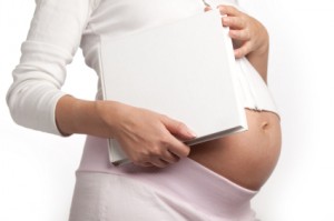 pregnant-woman-with-book