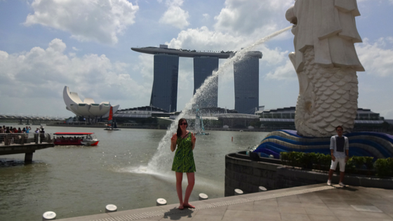 Marina Bay and the Merlion.... and a guy in white linen..... our destination in the background.