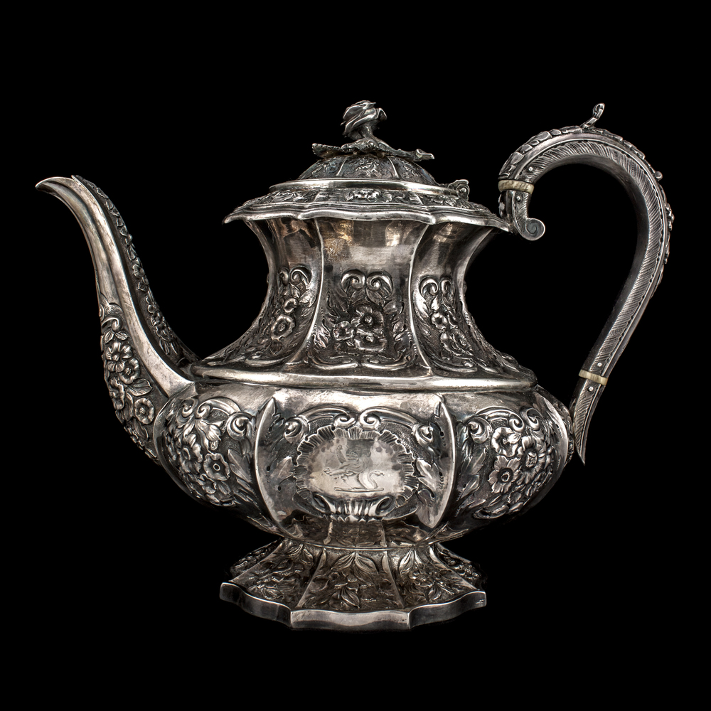 Antique Teapot by AVprophoto