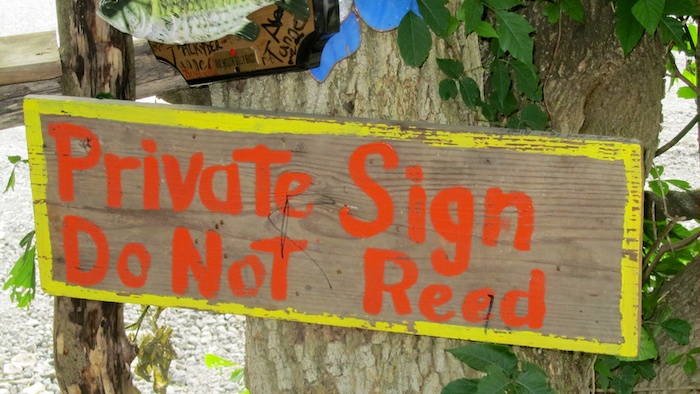 funny sign - do not reed