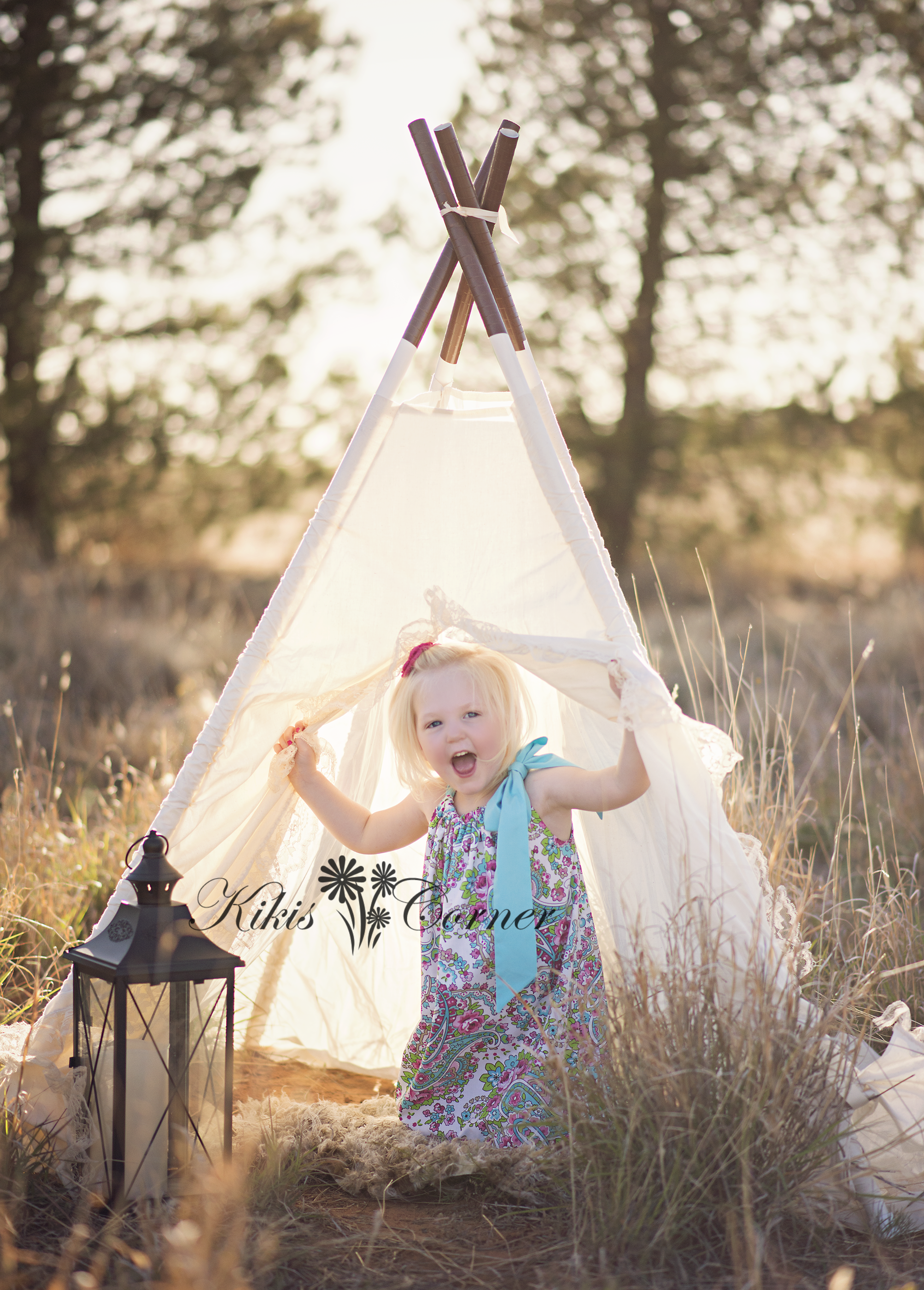 teepee, golden sunlight, child photography