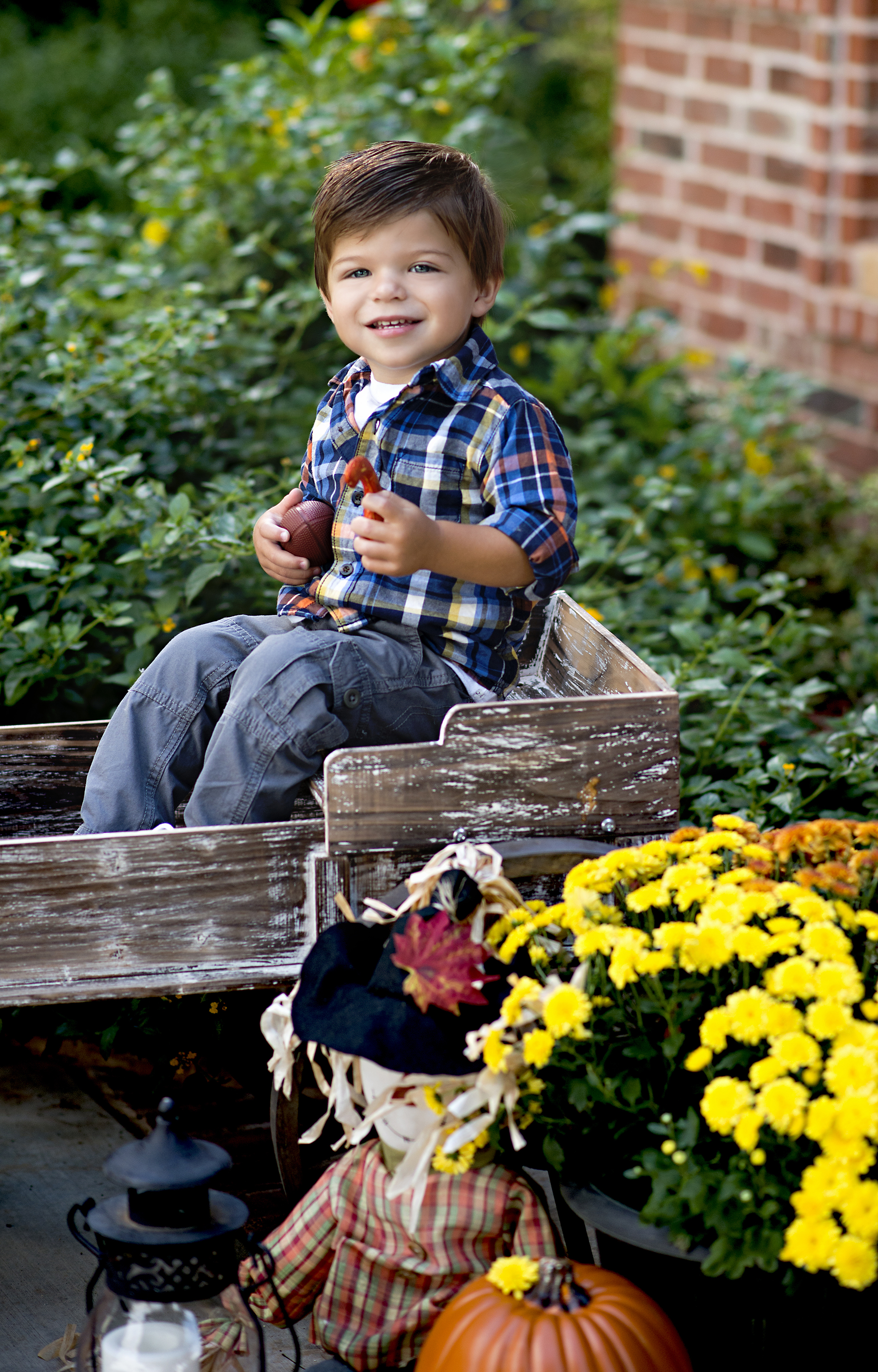 fun cousin session, fall colors, sweater weather, pumpkins, wagons, puddle jumping