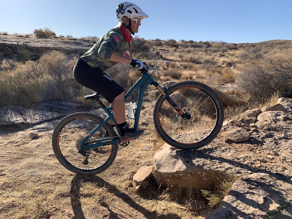 27.5 vs 29-inch wheels, which is better for shorter riders? — Women in the Mountains