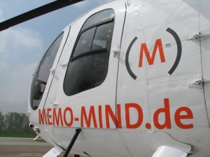 Beschriftung auf dem Helikopter MD 500
