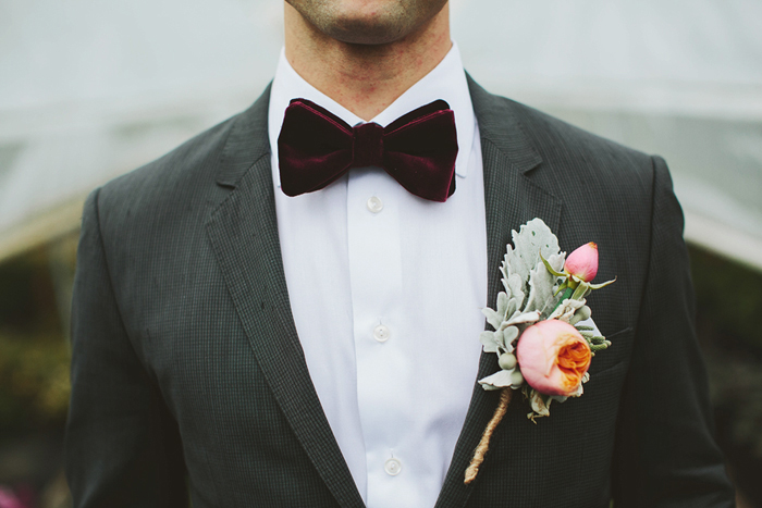 groom with bow tie, coral pink flower, boutenniere, saskatoon farm wedding, calgary wedding, david guenther