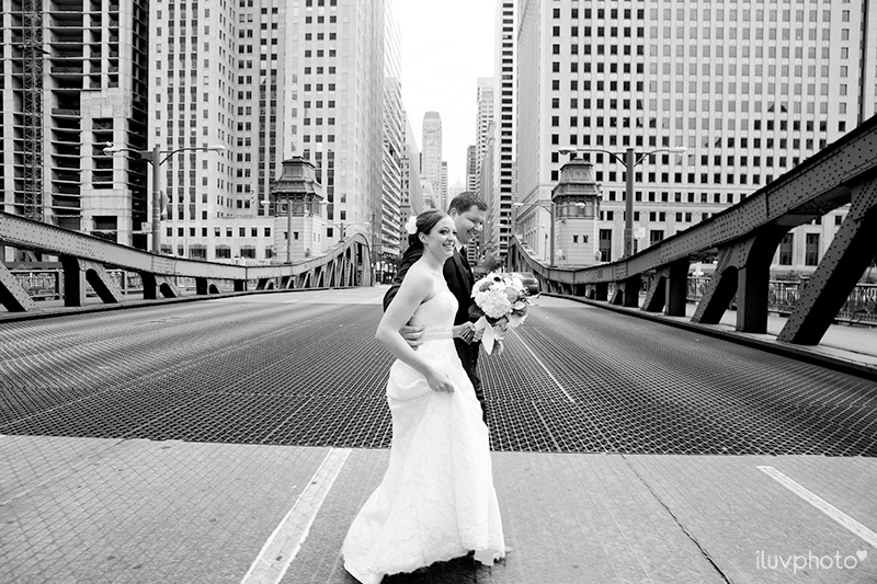18_iluvphoto_downtown_chicago_wedding_photographer
