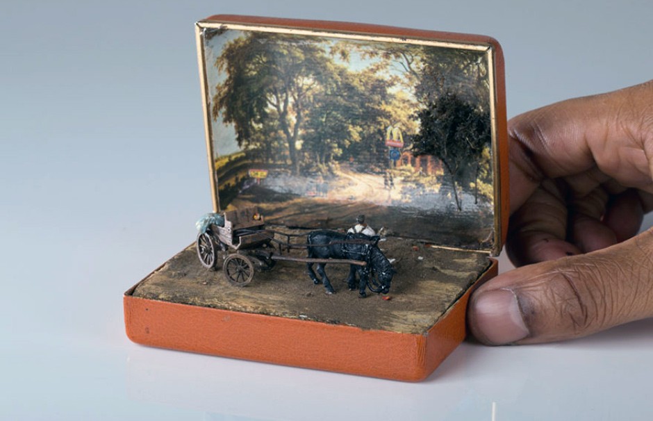 antique-ring-box-mini-diorama-talwst-0