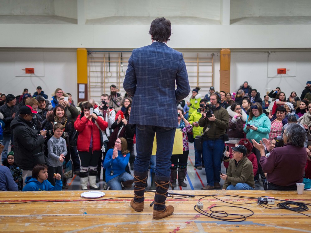 Justin Trudeau speaks to the crowd at a LPC-sponsored community feast. Photo by Anubha.