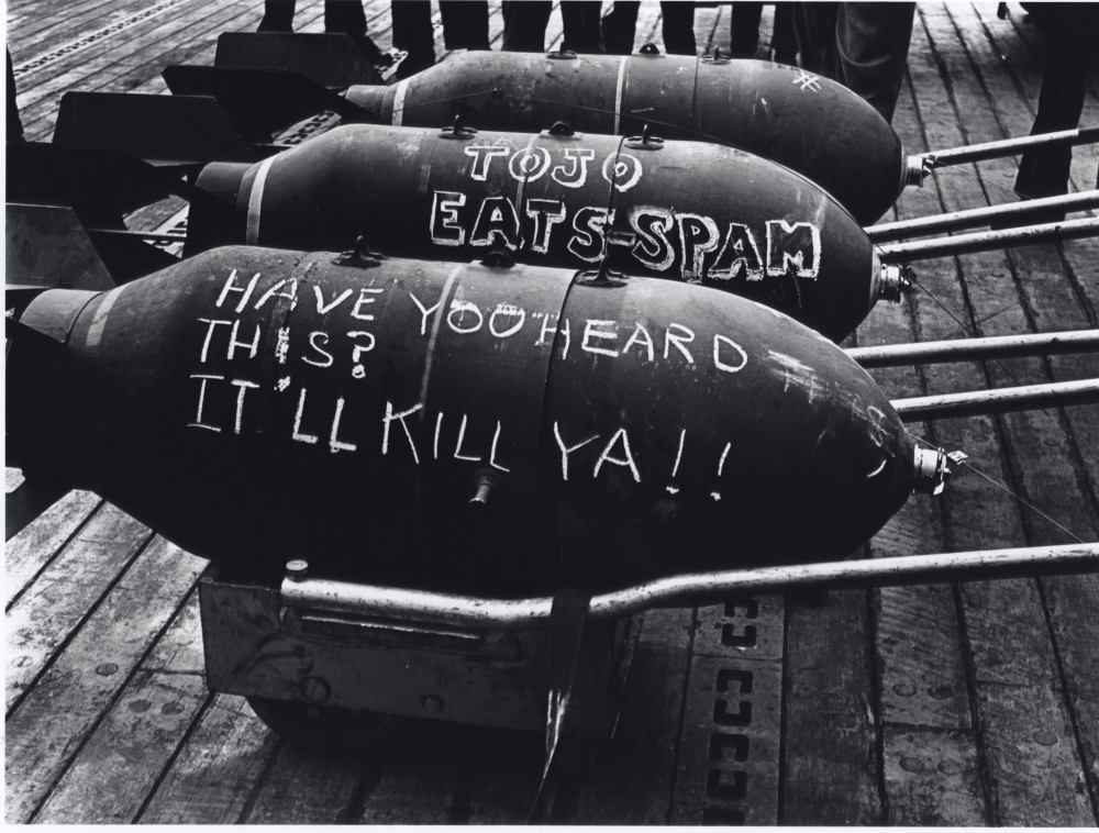 JoFl028_Torpedos on the Deck of a Ship during the Tarawa Battle, 1943