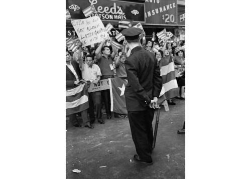 Alberto Korda_Pro-Cuba demonstrators in Harlem, New York. September 1960