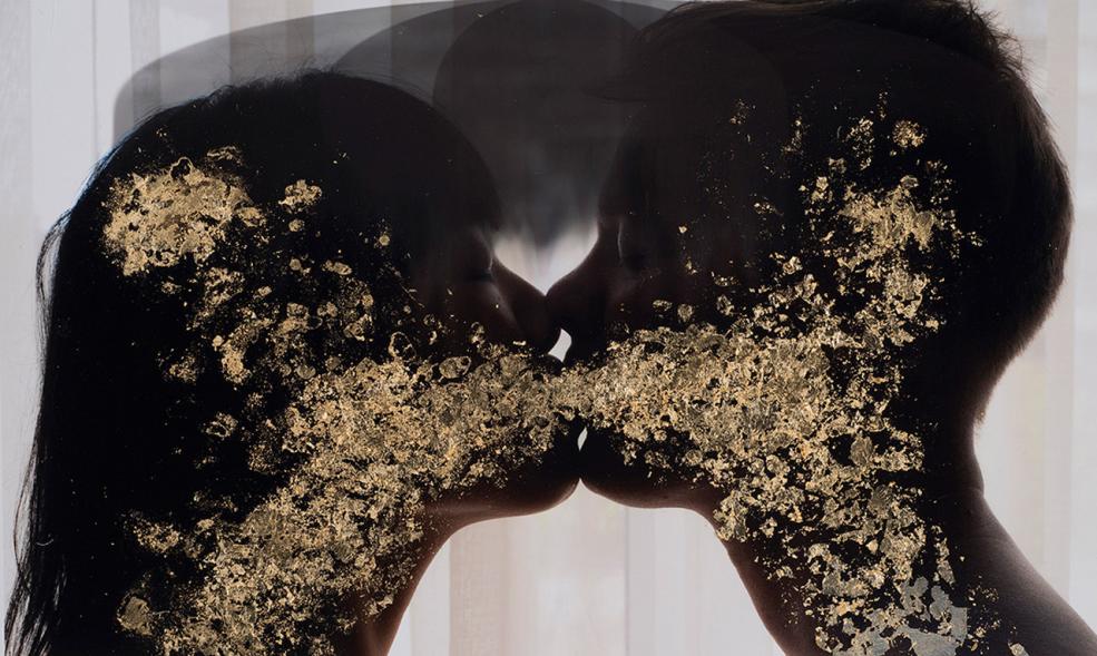 kissing gold, 2013
