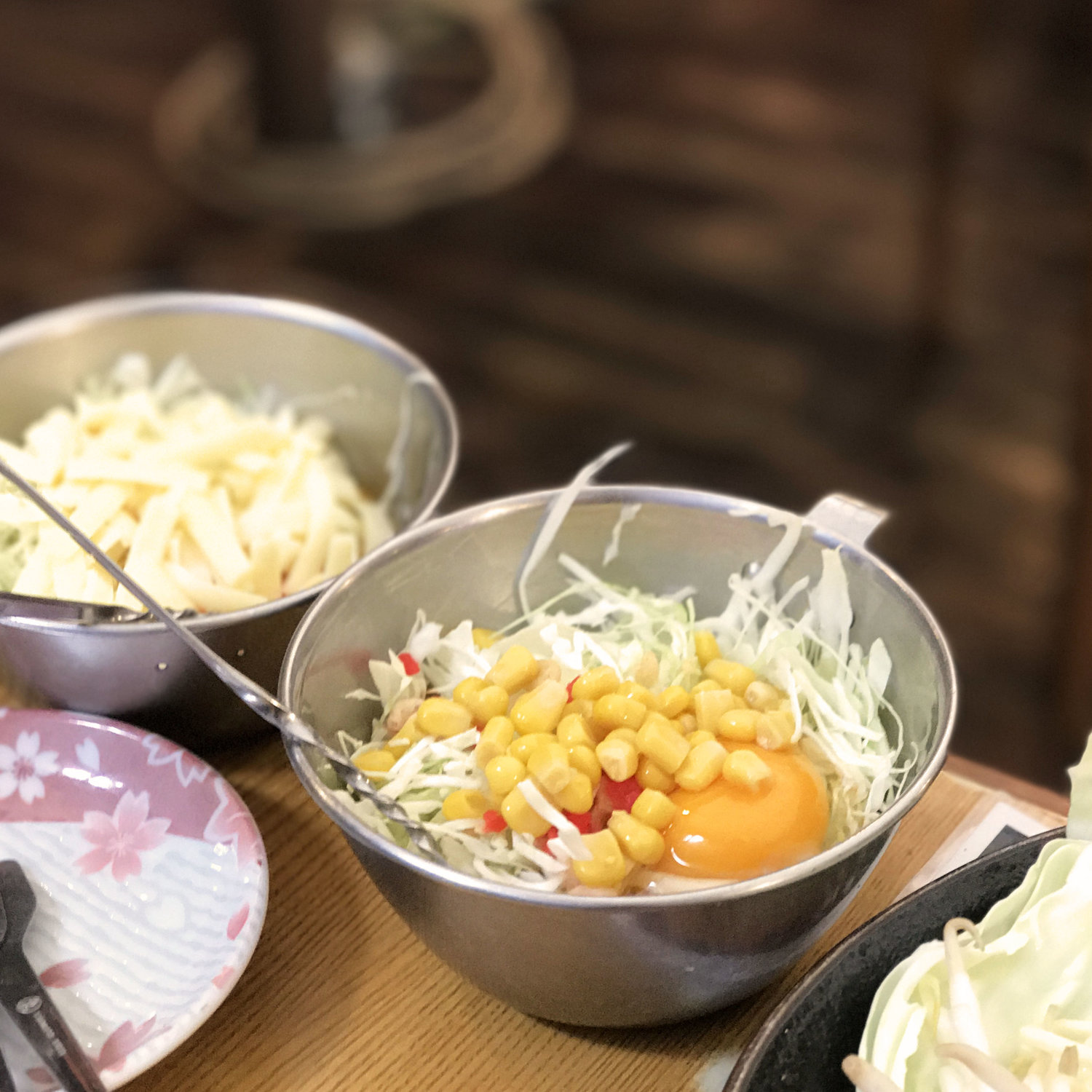 make-your-own-okonomiyaki-sakura-tei-tokyo-japan-cammandkoon