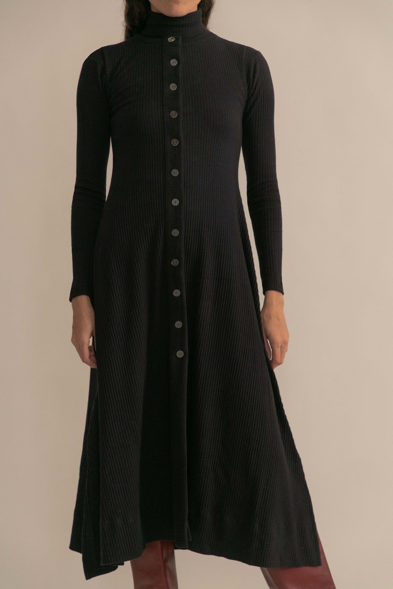 Basic Color Classic Sleeveless Dress —Delfina Balda