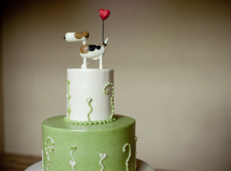 wedding cake, barr mansion, dog cake topper