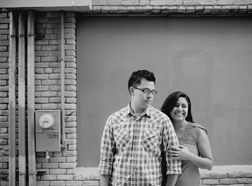 UT campus engagement session, austin engagement photographer, black and white photography, hispanic couple