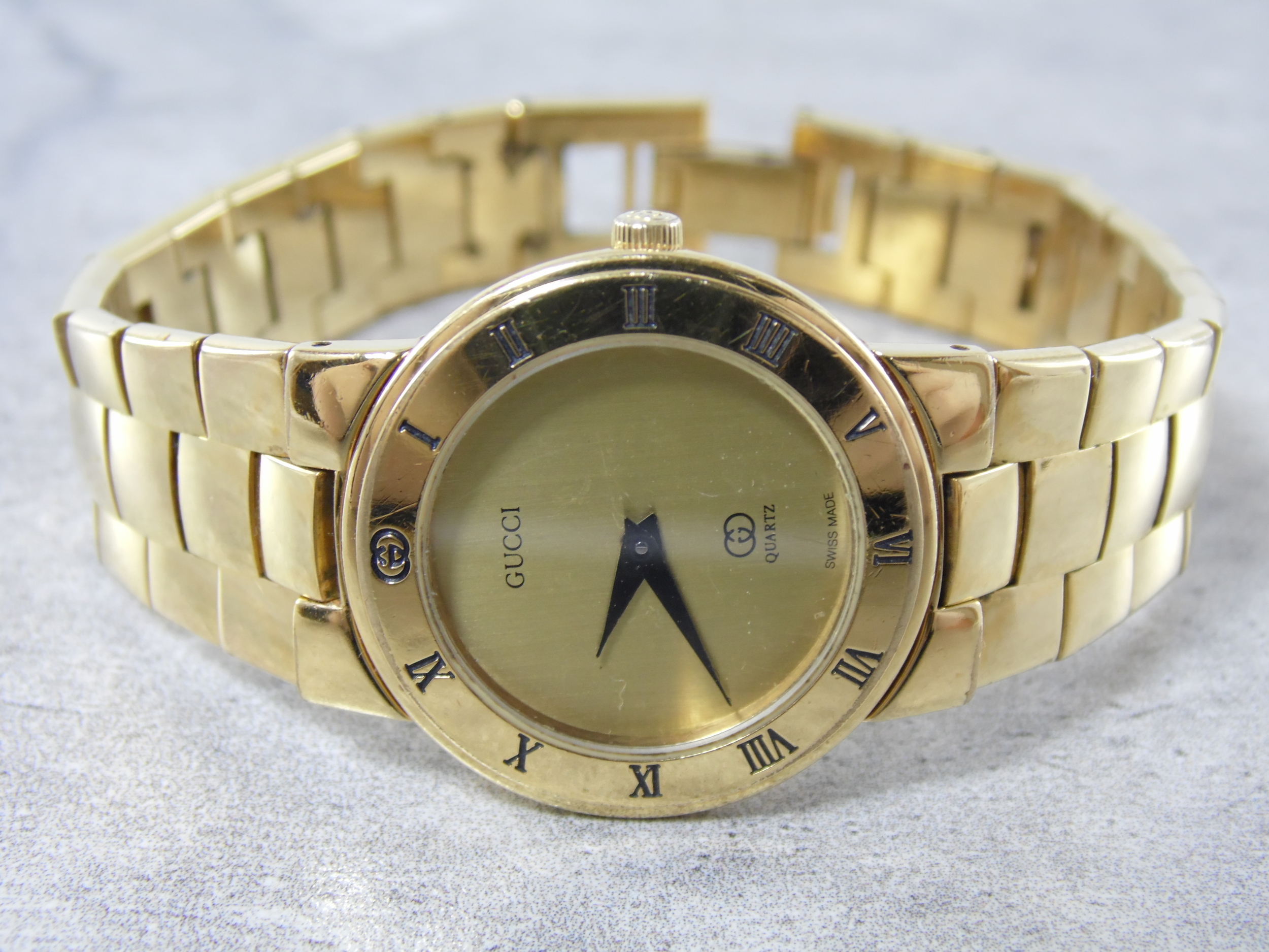vintage gold gucci women's watch