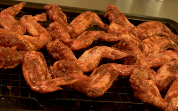 chicken wings on tray (2)