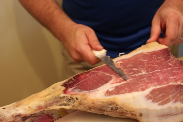 slicing dry cured ham