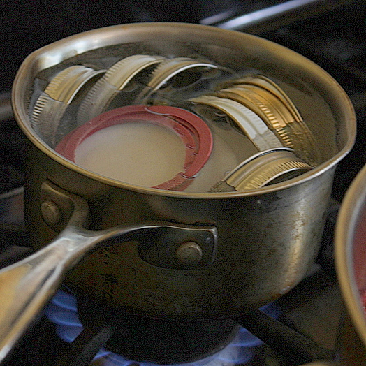 lids and rings on stove