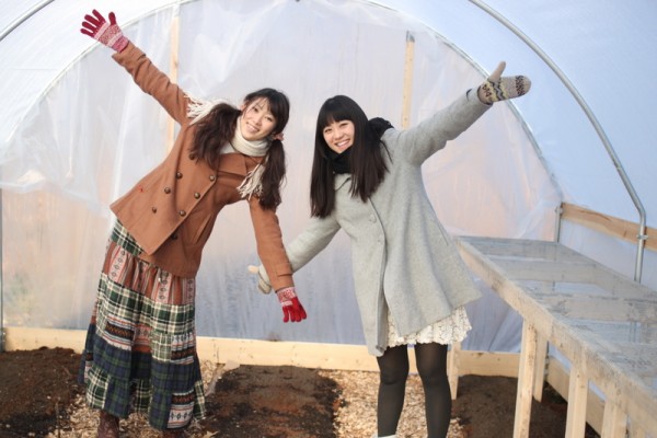 japanese girls in hoop house