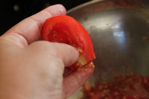 removing seeds from tomato for dehydrating
