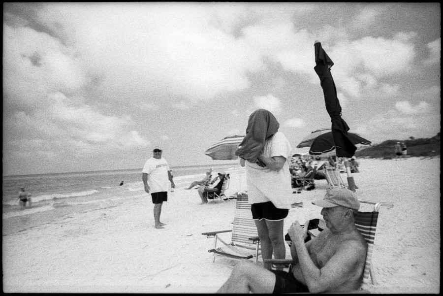 0347_32 Beach People, Fort Myers, South Florida