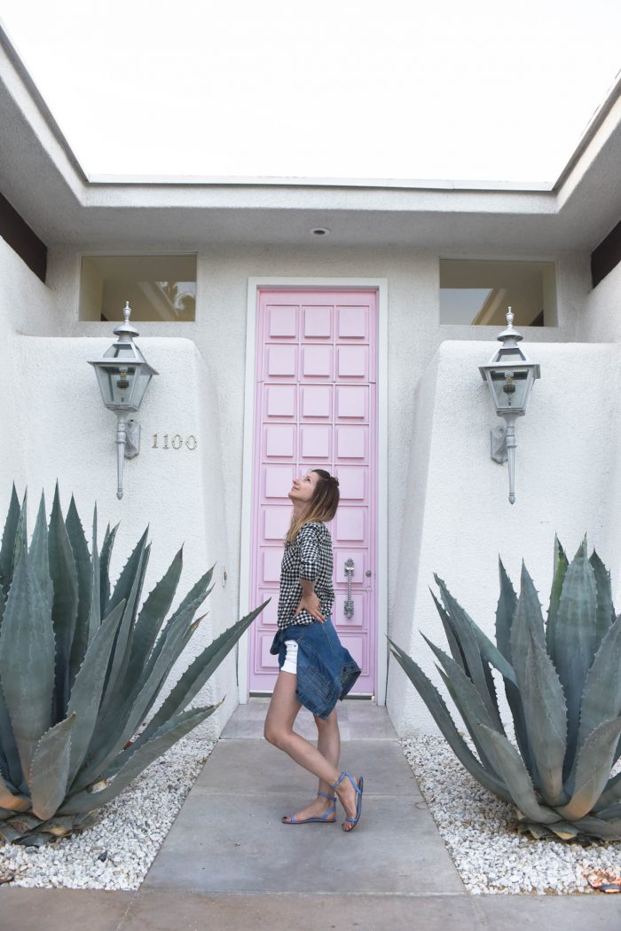 palm-springs-iconic-pink-door-fashionblogger-06-2
