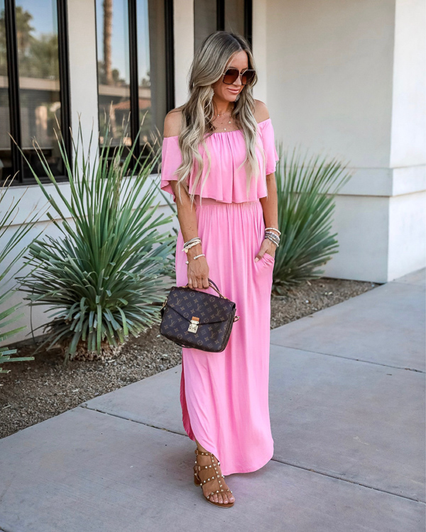 pochette pink outfit