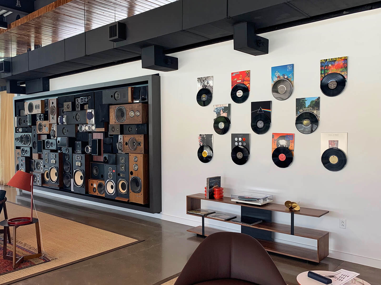 Props – Vinyl Record Display – How Create The Perfect Wall